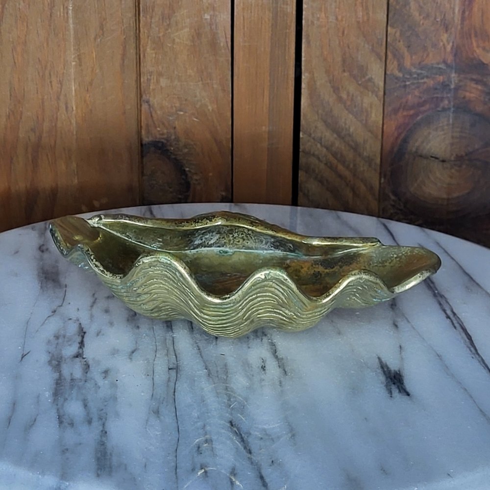 Vintage Brass Shell - Picture 4 of 15